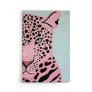 Maak een statement in je interieur met deze trendy poster van een roze luipaard. De gedurfde kleuren en grafische stijl geven het ontwerp een moderne, speelse uitstraling en maken het een echte eyecatcher aan de muur. Geprint op 250 grams premium satin papier voor een luxe look en heldere details – perfect voor een stoere en stijlvolle woonruimte.