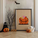 Zoet, speels en perfect voor de Halloween periode — de&nbsp;Halloween Candy Bucket Poster van Walljar brengt instant vrolijkheid aan je muur!&nbsp;