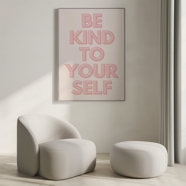 Geef je interieur een positieve boost met deze Be Kind To Yourself poster in zachte roze tinten. De minimalistische typografie en vriendelijke boodschap zorgen voor een rustige, inspirerende sfeer in elke ruimte. Geprint op 250 grams premium satin papier voor een luxe afwerking en heldere details – perfect voor in de woonkamer, slaapkamer of op kantoor.