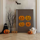 De Halloween Scary Pumpkins Poster van Walljar brengt klassieke Halloween vibes met een moderne twist.