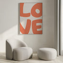 Breng een vleugje vrolijkheid en liefde in je interieur met de LOVE Poster. Het speelse, retro-geïnspireerde ontwerp in warme oranje tinten straalt positiviteit en energie uit. Perfect voor woonkamers, slaapkamers of creatieve werkplekken waar je een statement wilt maken.
