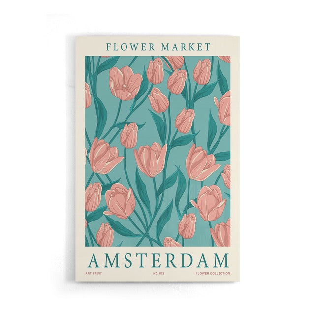 Breng een vleugje Hollandse charme in je interieur met de Flower Market – Amsterdam Poster. Deze art print toont een prachtig patroon van zachtroze tulpen tegen een turquoise achtergrond – een ode aan de iconische bloemenmarkten van Amsterdam. Perfect om sfeer en kleur toe te voegen aan je woonkamer, keuken of werkruimte.
