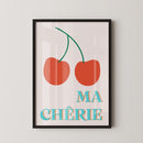Breng een vleugje Franse charme in je interieur met de Ma Chérie Poster. Dit speelse ontwerp met twee kersen en een frisse typografie in turquoise en oranje heeft een retro vibe die perfect past in keukens, eetkamers of gezellige hoekjes. Een echte blikvanger die liefde en vrolijkheid uitstraalt.