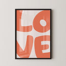 Breng een vleugje vrolijkheid en liefde in je interieur met de LOVE Poster. Het speelse, retro-geïnspireerde ontwerp in warme oranje tinten straalt positiviteit en energie uit. Perfect voor woonkamers, slaapkamers of creatieve werkplekken waar je een statement wilt maken.
