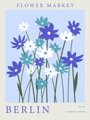 Breng een vleugje Europese flair in huis met de Berlin Flower Market Poster. Dit minimalistische ontwerp met blauwe en witte bloemen straalt frisheid en elegantie uit, perfect voor een Scandinavisch of modern interieur. Een tijdloze print die een rustige en stijlvolle sfeer toevoegt aan je woonkamer, slaapkamer of kantoor.