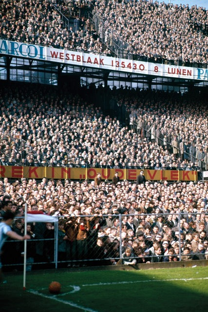 Full Kuip during corner kick - Rotterdam 1958-1965