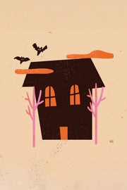 De Halloween Haunted House Poster van Walljar brengt een vleugje mysterie en stijl in huis.&nbsp;De minimalistische illustratie toont een donker spookhuis met oranje ramen, omringd door kale roze bomen en vliegende vleermuizen tegen een warme beige achtergrond.