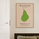 Geef je interieur een artistieke en minimalistische touch met deze Matisse-achtige Papiers Découpés poster met een peer.