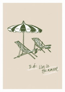 Twee groene ligstoelen onder een gestreepte parasol, met de tekst To do: Live in the moment op beige.