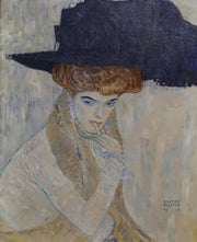Gustav Klimt – The Black-Feathered Hat: Een vrouw met een brede donkere hoed en veren, geschilderd in zachte lichte tinten.