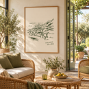 Every Summer Has a Story – Picknick aan Zee in een lichte tuinkamer met rotan meubels, olijfgroene kussens en open tuindeuren