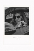 minimalistische zwart wit poster vrouw in auto fashion stijl