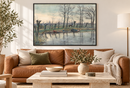 Piet Mondriaan - Amsterdam Skyline Viewed from the West (1894–1904) in een zwarte lijst boven een cognackleurige bank in een lichte woonkamer