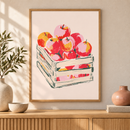 Apple Harvest appels in houten kist poster in houten lijst boven een eiken kast in een warm interieur
