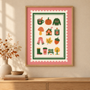 Cozy Autumn Stamp in een houten lijst boven een eiken kast in een warm beige interieur