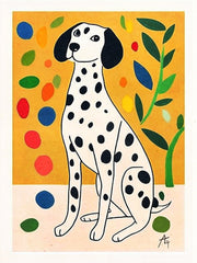 Een zittende zwart-witte dalmatiër tussen kleurrijke stippen, met een groene plant en een warme oranje achtergrond.
