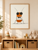 Oranje Insect met Zonnebril in een houten lijst boven een speelgoedkast in een lichte kinderkamer