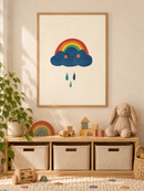 Regenboogwolk Crème in een houten lijst boven een speelgoedkast in een lichte kinderkamer