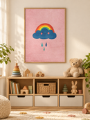 Regenboogwolk Roze in een houten lijst boven een speelgoedkast in een lichte kinderkamer