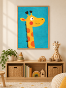 Vrolijke Giraffe Blauw in een houten lijst boven een speelgoedkast in een lichte kinderkamer