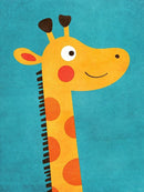 Gele giraffe met oranje vlekken en rode wang op een blauwe achtergrond
