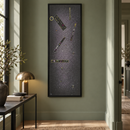 Wassily Kandinsky - Bagatelles (1936) in een saliegroene hal met een smalle zwarte console en een zwarte lijst