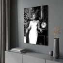 Marilyn Monroe Posing - Walljar