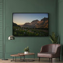 Gebergte bloemenveld poster