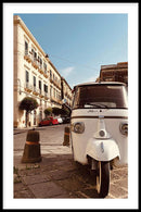 White Tuk-tuk - Walljar